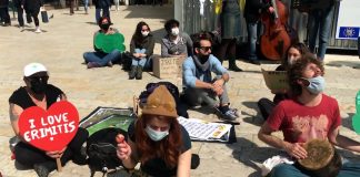 Crisis in Corfu Seals included? Promo